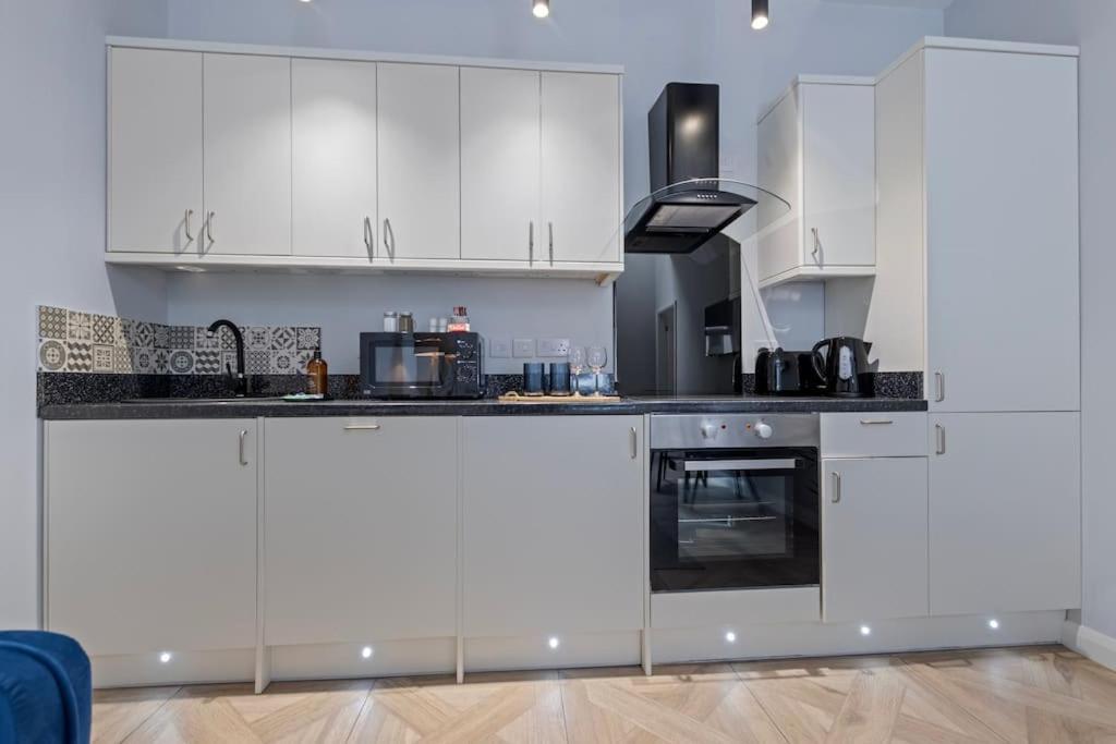 Modern Apartment Off-Road Parking-Twin Room Suite 4 Nottingham Exterior foto