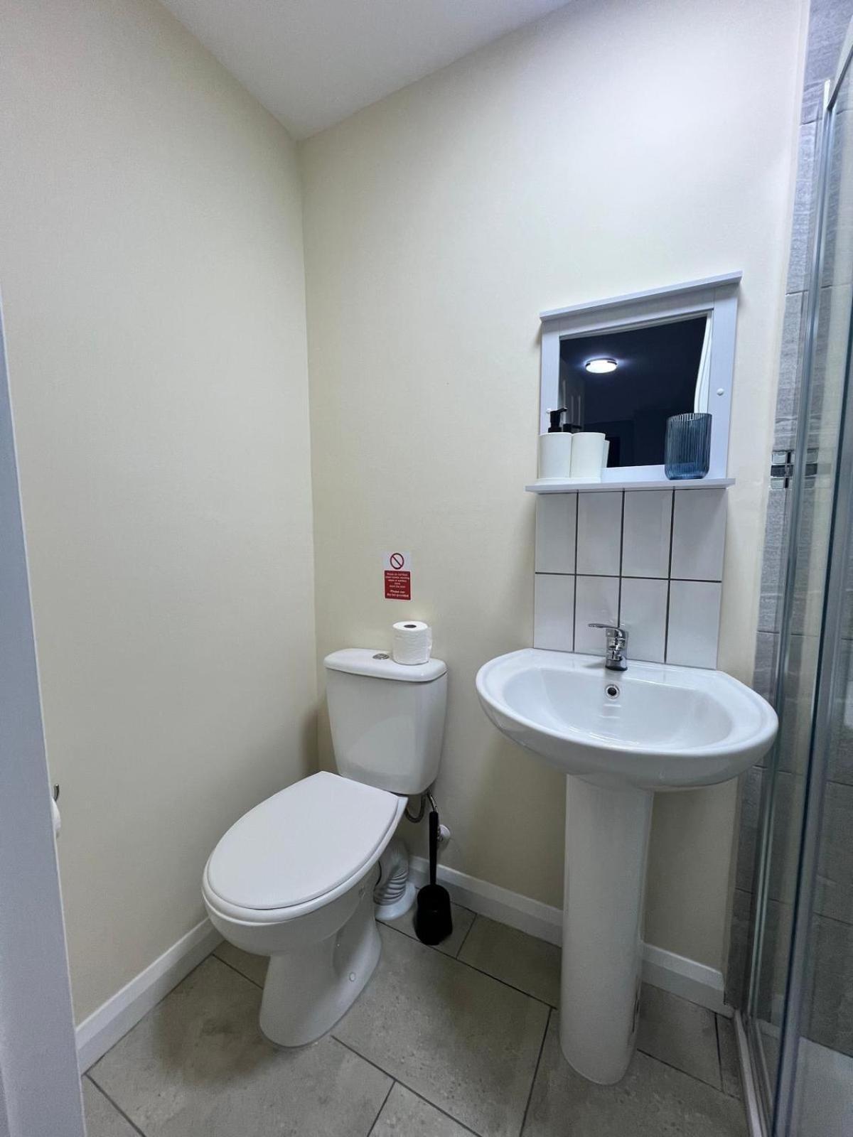 Modern Apartment Off-Road Parking-Twin Room Suite 4 Nottingham Exterior foto